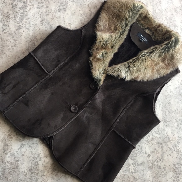 Tribal Faux Fur Vest - Picture 1 of 6